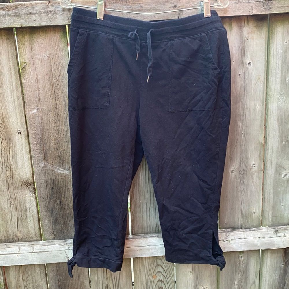 St. John’s Bay capris sz. Medium Petite